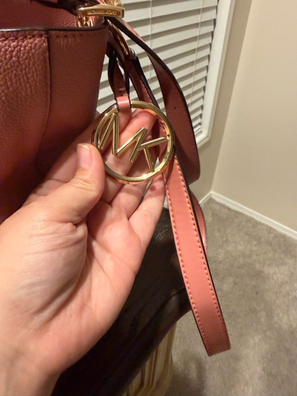 Michael Kors Rose Pink Leather Drawstring Bucket Shoulder Bag - Picture 2 of 5